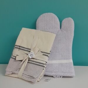 World Market, 3 Kitchen Towels and Pot Holder, Pale Purple, Cream and Gray,